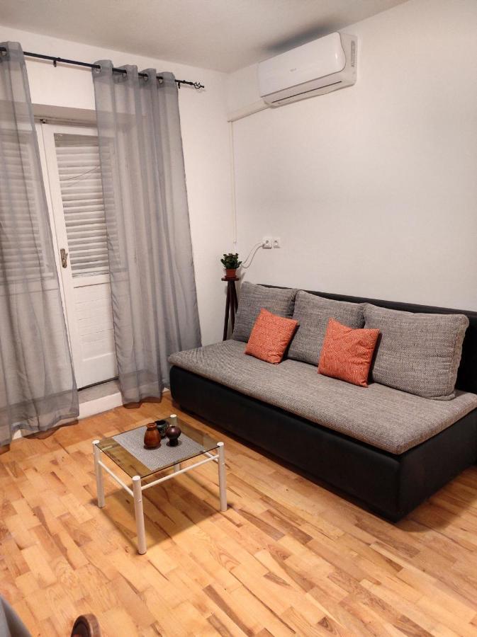 Appartamento Aurora Apartman Zara Esterno foto