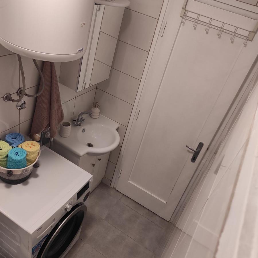 Appartamento Aurora Apartman Zara Esterno foto