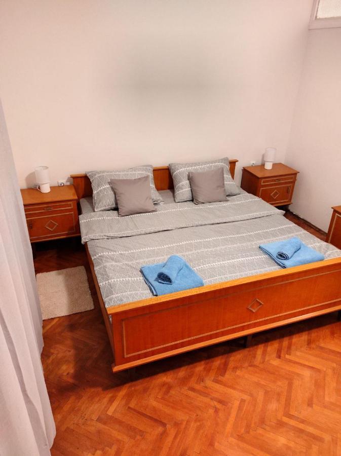 Appartamento Aurora Apartman Zara Esterno foto