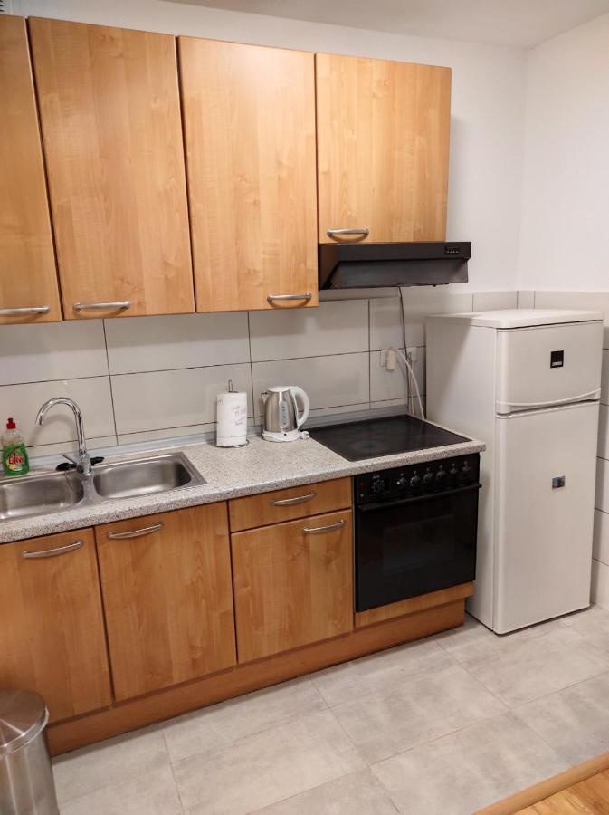 Appartamento Aurora Apartman Zara Esterno foto